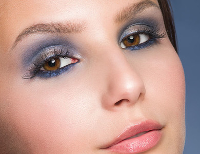 How To Apply Blue Eye Makeup Artdeco Makeup Tips