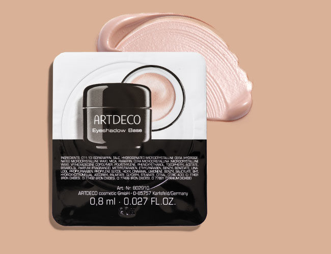 Probe zu der Eyeshadow Base von Artdeco